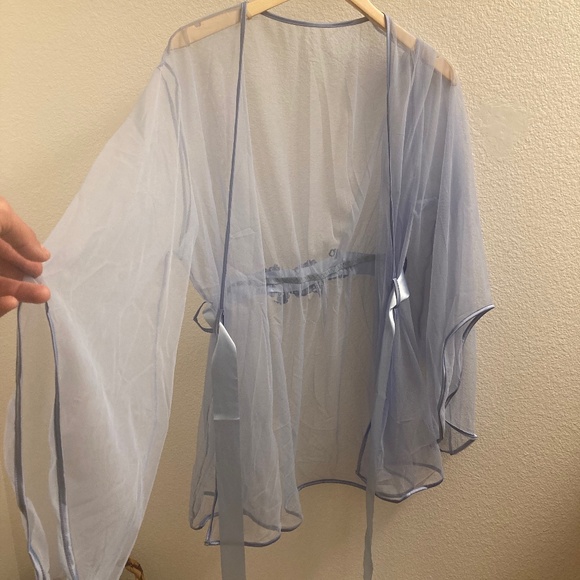 Blue robe - Picture 1 of 4